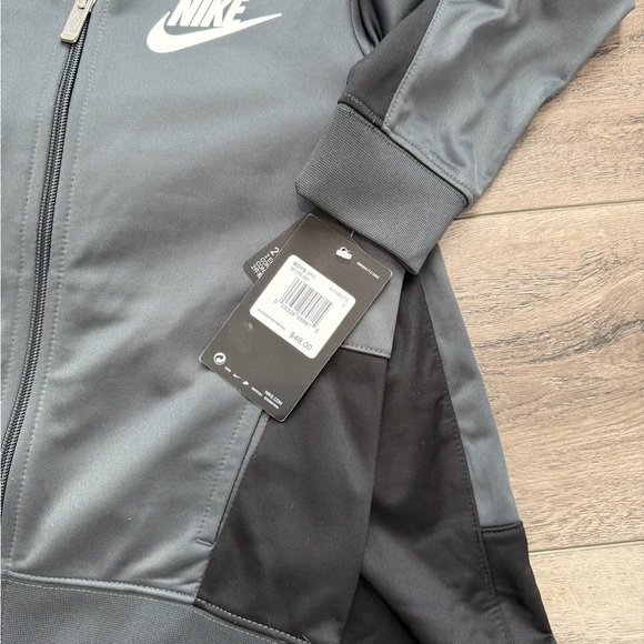 Nike Boys Gray and Black Tracksuit - Picture 5 of 5